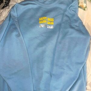 super cute sweatshirt!